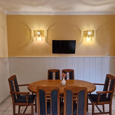 Eva Panzio Hotel Sárvár Екстериор снимка