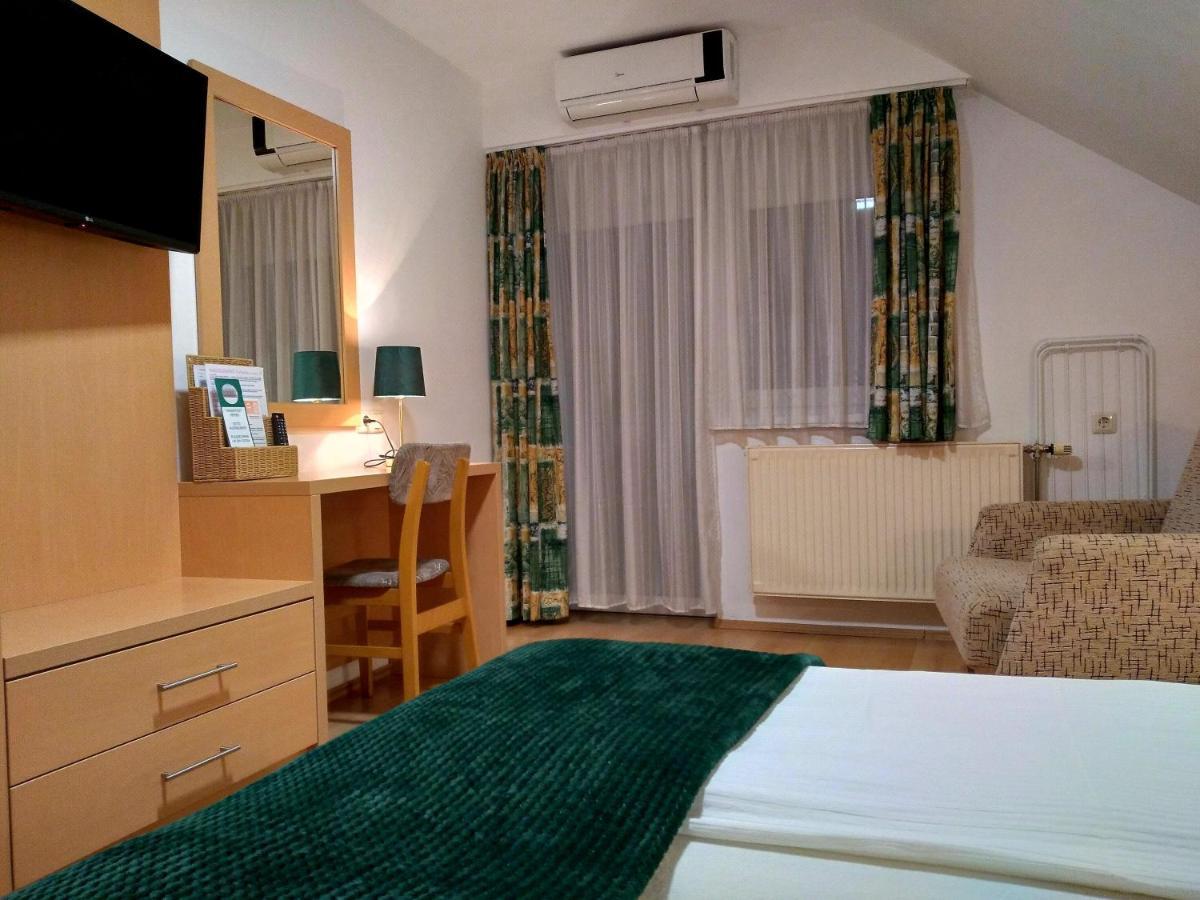 Eva Panzio Hotel Sárvár Екстериор снимка