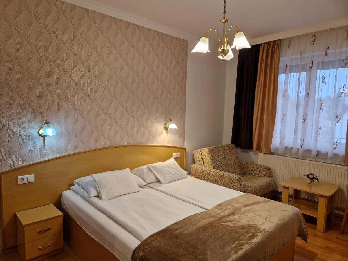 Eva Panzio Hotel Sárvár Екстериор снимка